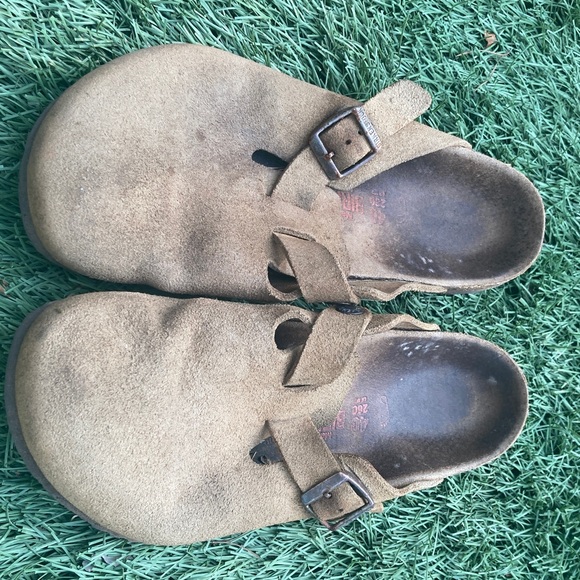 Birkenstock women’s Tan Suede clogs - Picture 1 of 6